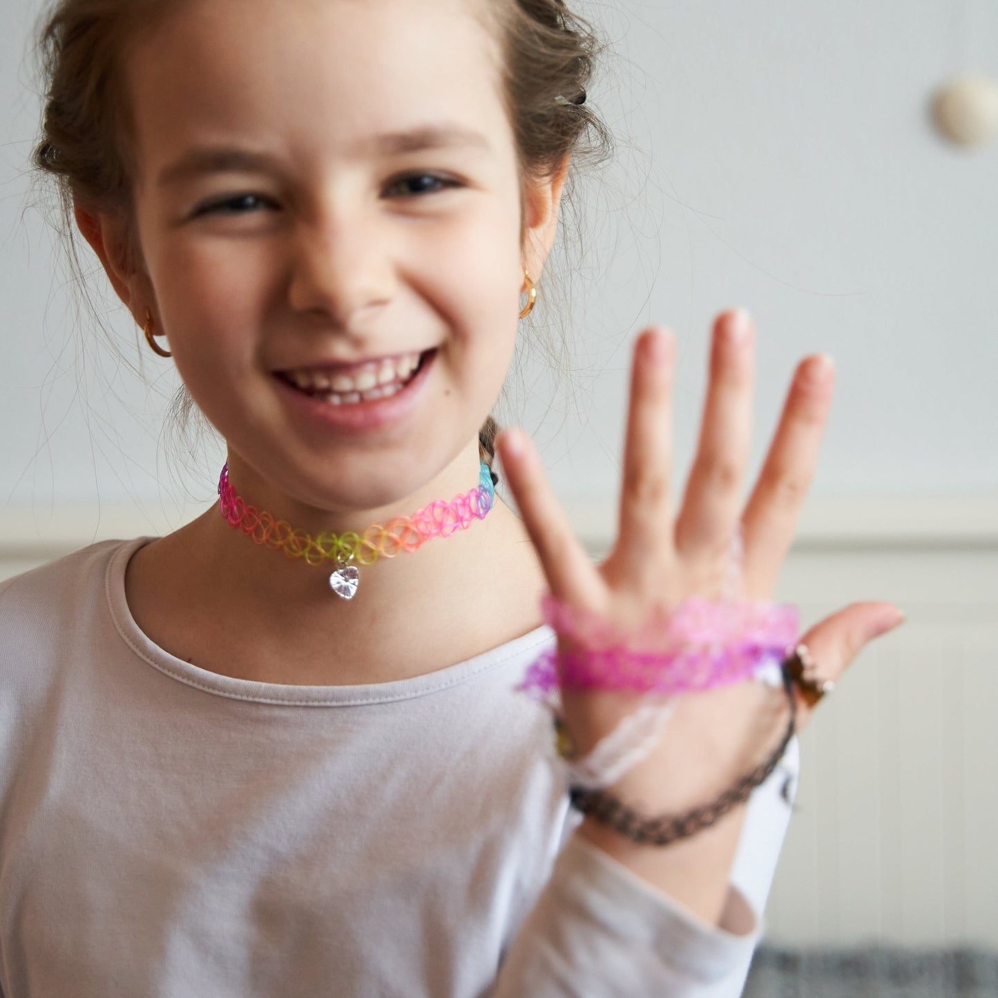 Gargantillas elásticas infantiles con colgantes