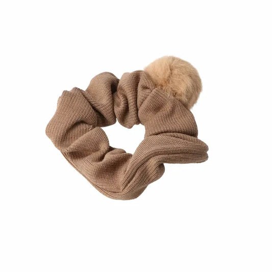 Scrunchie de lana con pompón